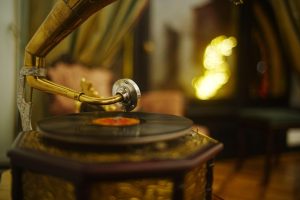 Cum arată o promovare elegantă: Grivița Studio, content foto/video pentru evenimentul „Crăciunul anilor ’30” de la EkoGroup Vila