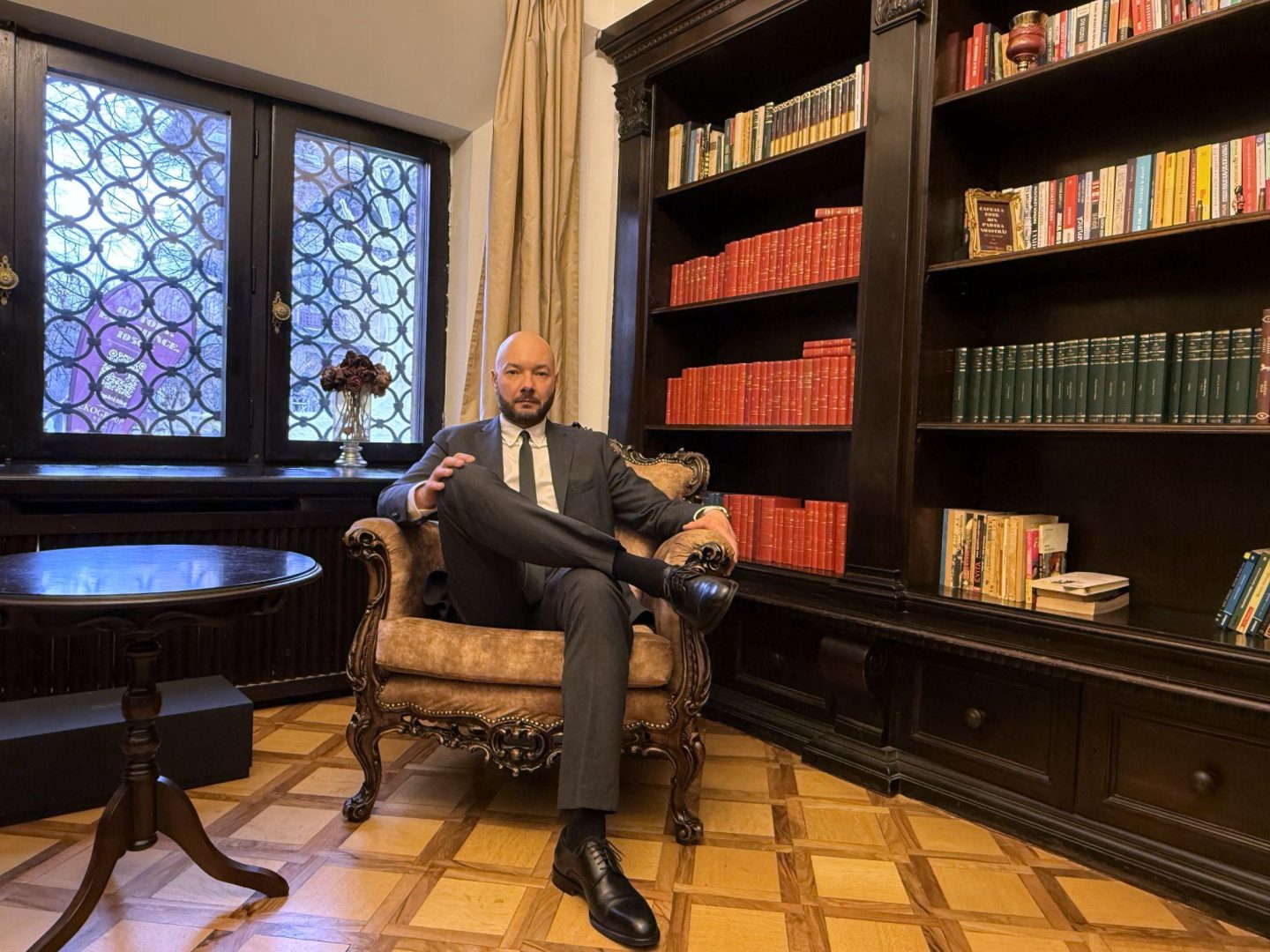 Sancțiune disciplinară pentru funcționar public: unde se câștigă dosarul, cu avocatul Vladimir Naciu